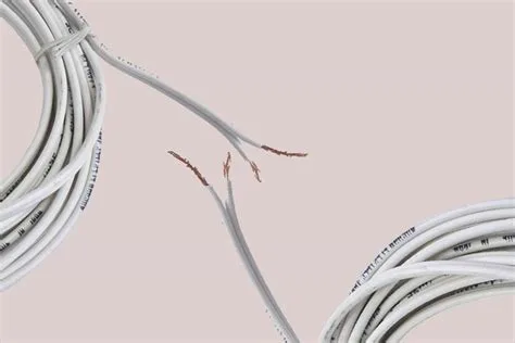 تصویر 1 از سیم برق افشارنژاد با ساختار منظم و رسانایی کنترل شده